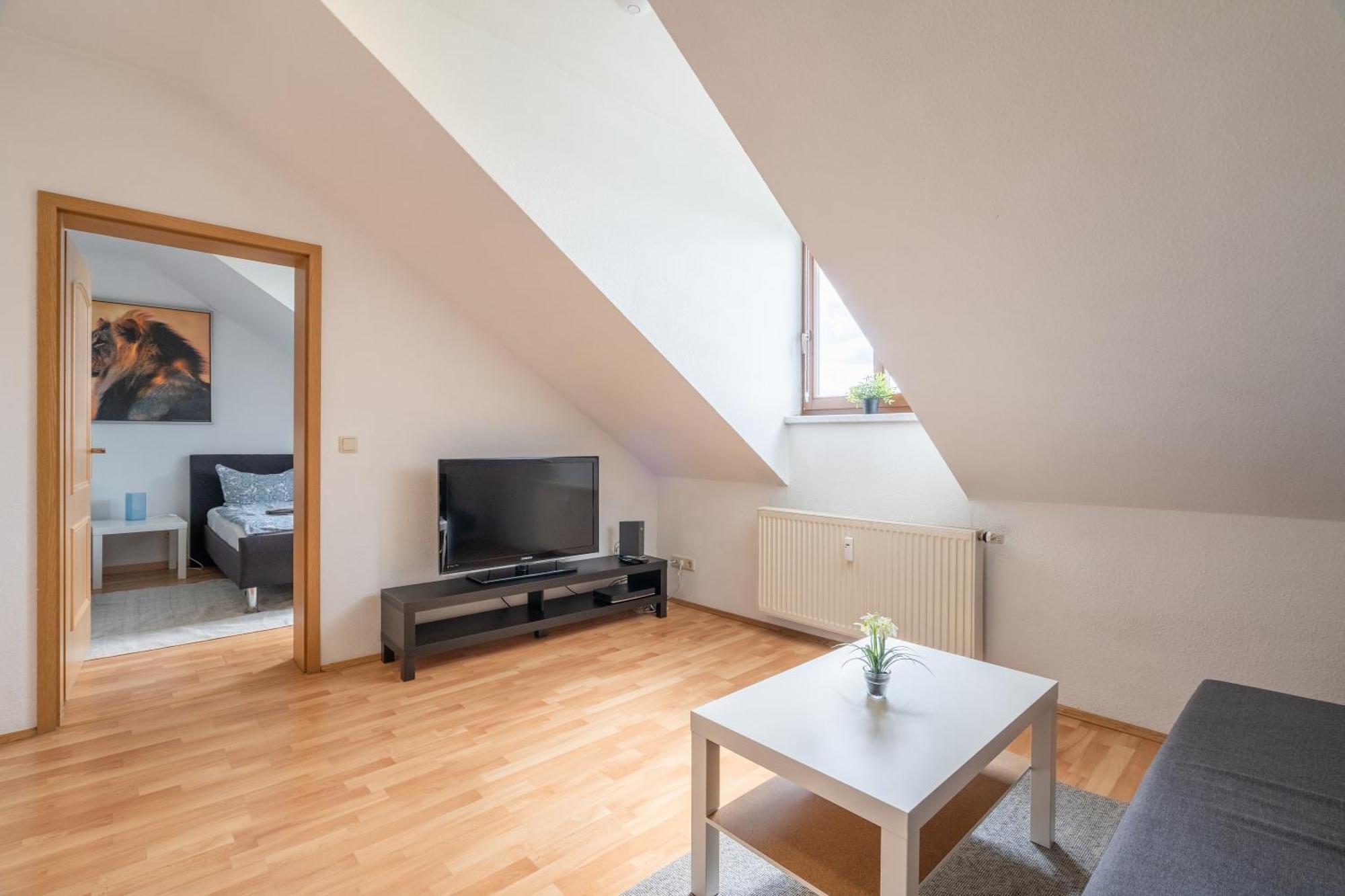 Gemuetliche Dachgeschosswohnung -waldstrassenviertel * Leipzig