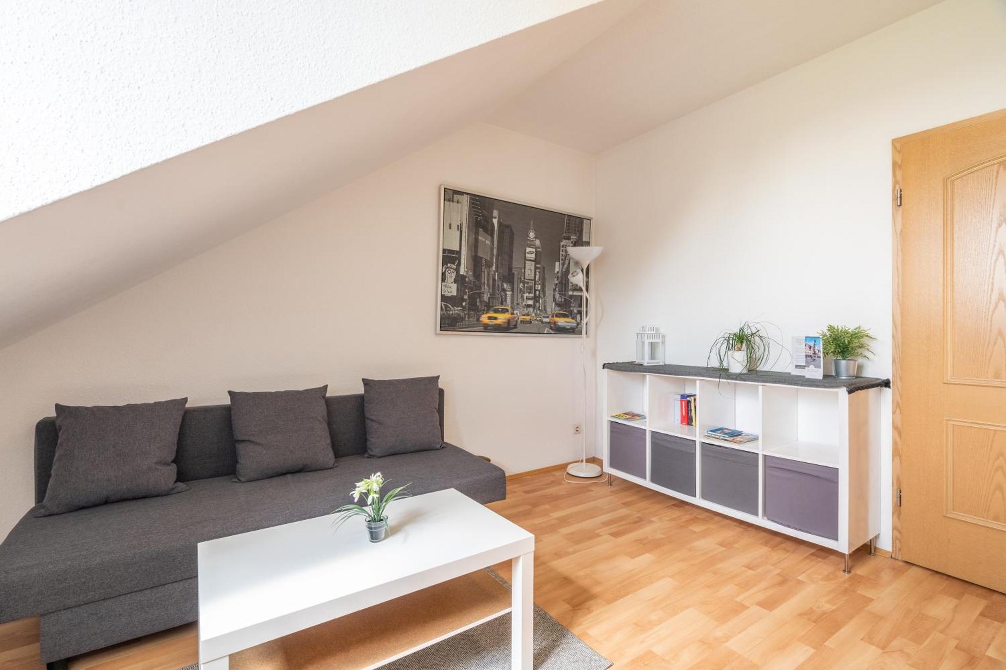 Gemuetliche Dachgeschosswohnung -waldstrassenviertel Apartment Leipzig