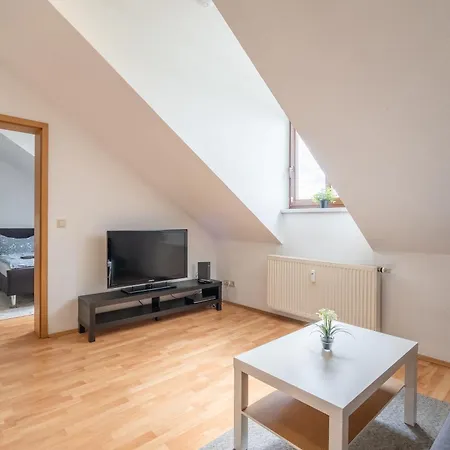 Gemuetliche Dachgeschosswohnung -Waldstrassenviertel Lipsia Esterno foto