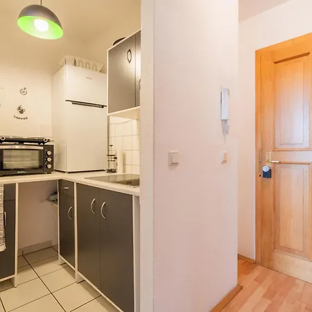 Gemuetliche Dachgeschosswohnung -Waldstrassenviertel Lipsia Esterno foto