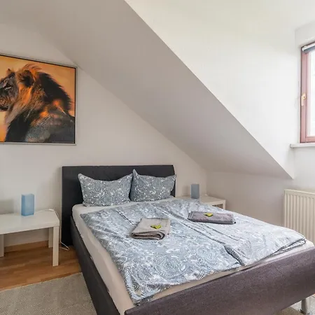 Gemuetliche Dachgeschosswohnung -Waldstrassenviertel Lipsia Esterno foto