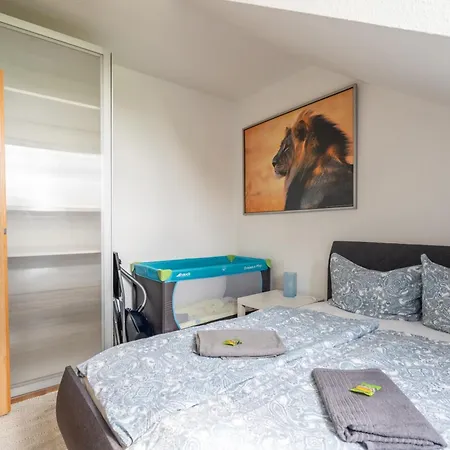 Gemuetliche Dachgeschosswohnung -Waldstrassenviertel Lipsia Esterno foto
