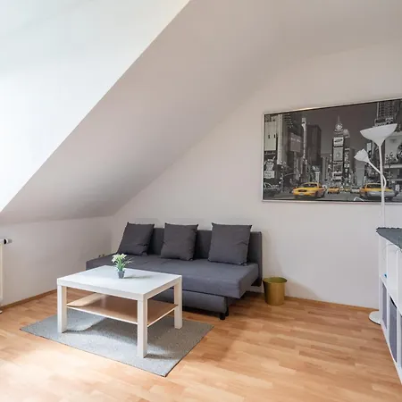 Gemuetliche Dachgeschosswohnung -Waldstrassenviertel Lipsia Esterno foto